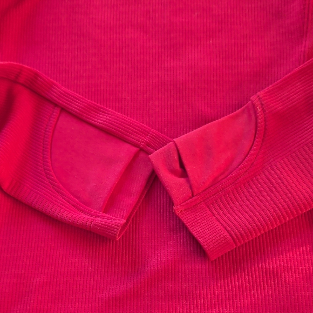 💜 Athleta Flurry Seamless Turtleneck Top Red EUC - Picture 5 of 6